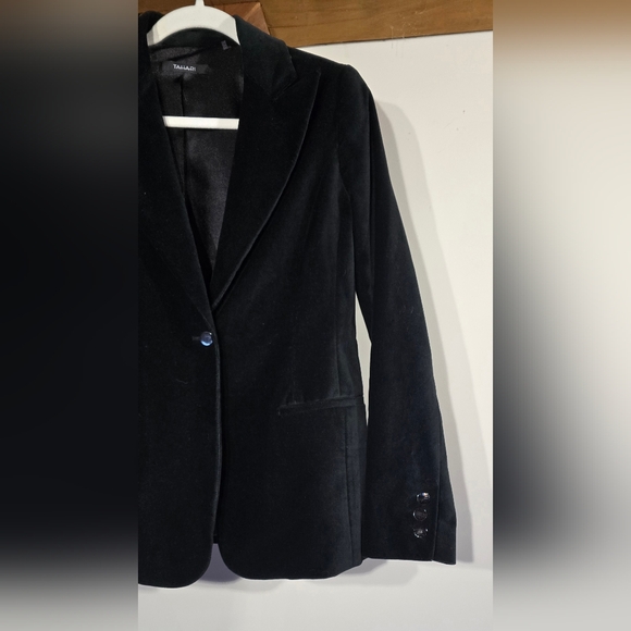 TAHARI VELVET BLAZER - Picture 4 of 16